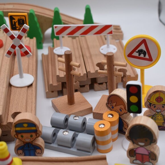 Lot of over 60TRACK LOT Curves Ramps Straights Ascending Wooden Railway… - Picture 6 of 11